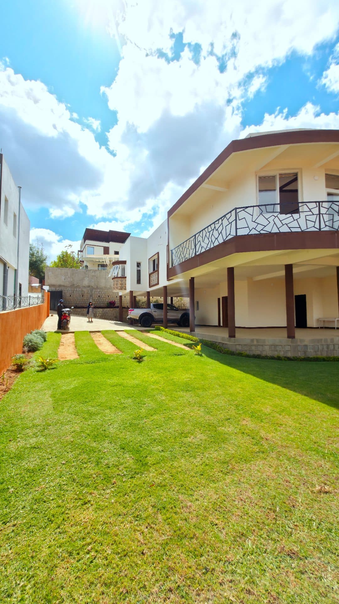 À louer — Villa de standing à Ambohimangakely