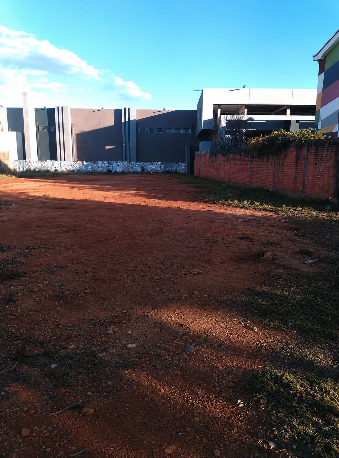 TERRAIN STRATÉGIQUE À FORTE VALEUR AJOUTÉE – ALASORA
