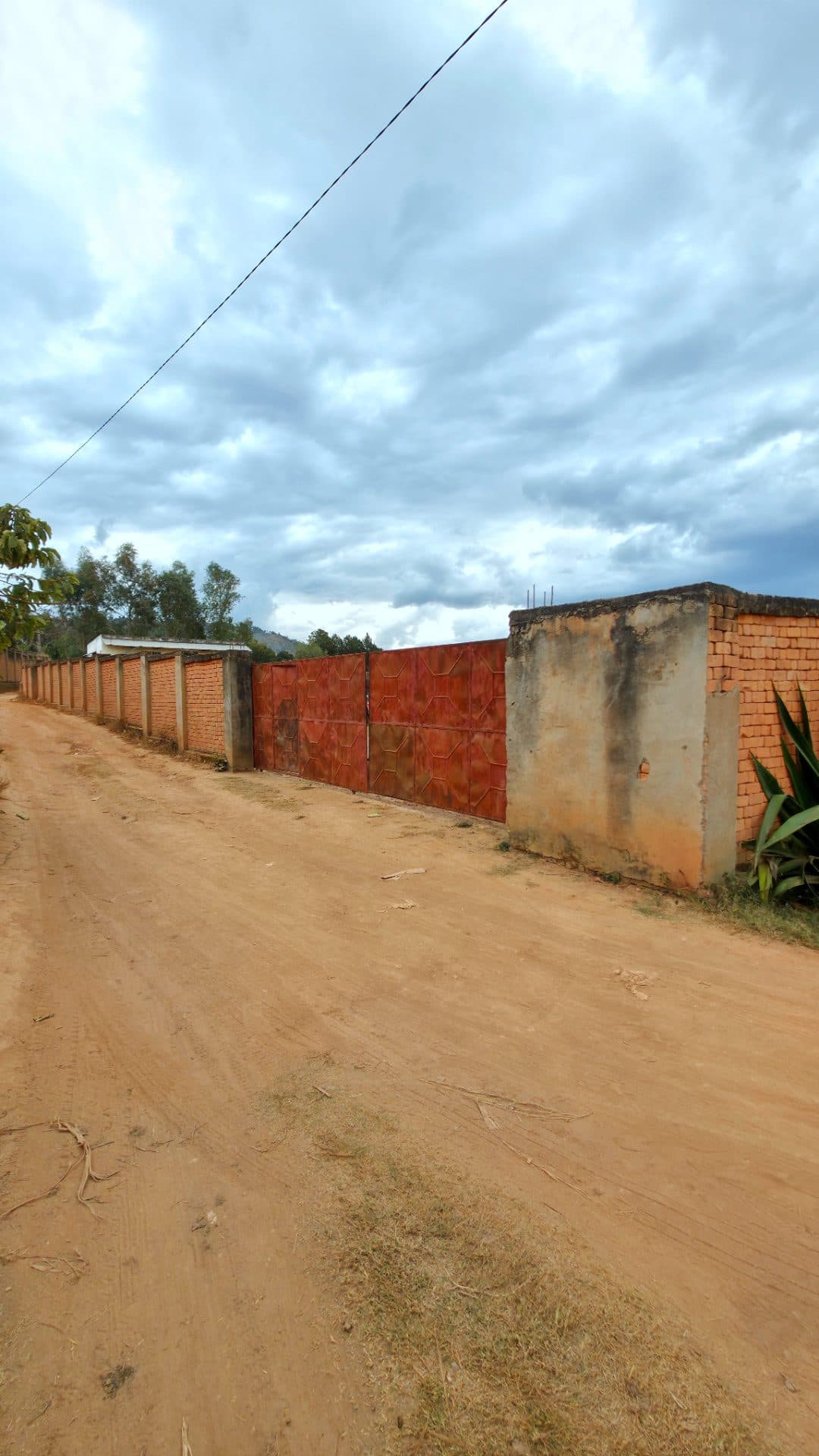 TERRAIN DE 4 000 m² — IVATO ANDRANOMALAZA