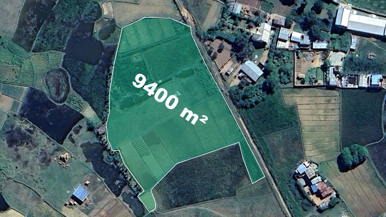 Terrain de 9 400 m² à Ambohimanambola